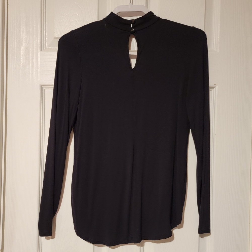 VENUS crisscross surplice top - Picture 2 of 4
